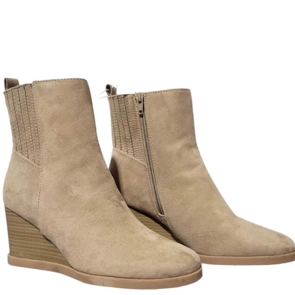 Universal Thread Women’s Cypress Taupe Wedge Heel Ankle Boot Size 9.5